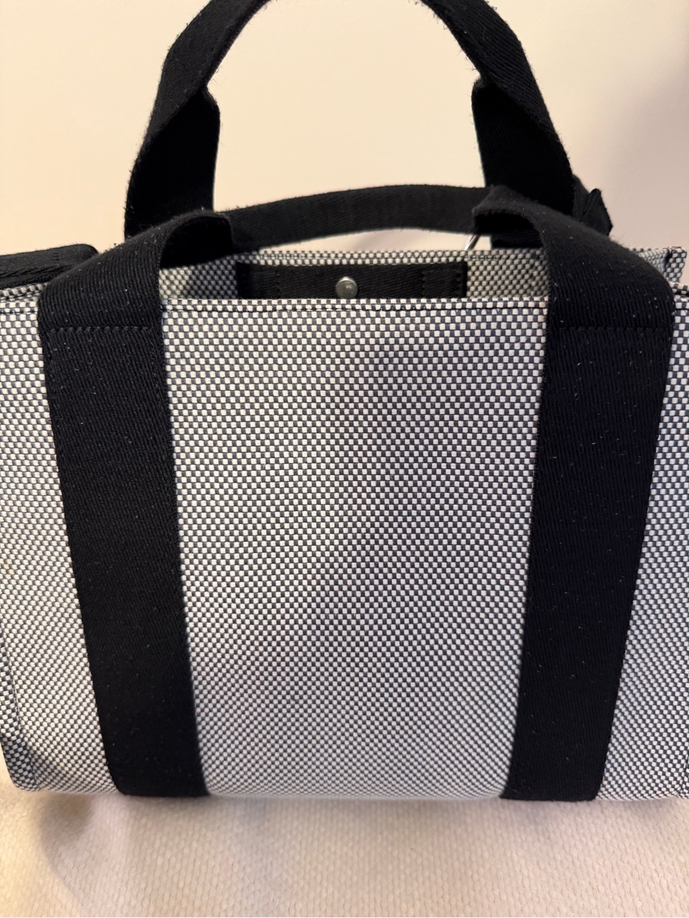 lululemon Two-Toned Mini Canvas Tote 4.5L- Anchor/Light Ivory/Black - Picture 5 of 8